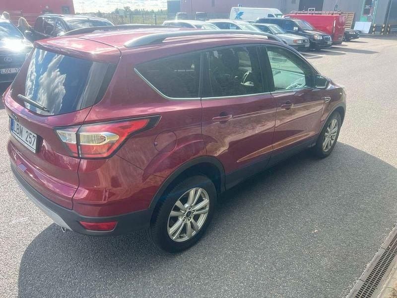 Gebraucht Ford Kuga Cool & Connect 120 PS (88 kW) 2019 Rot SUV