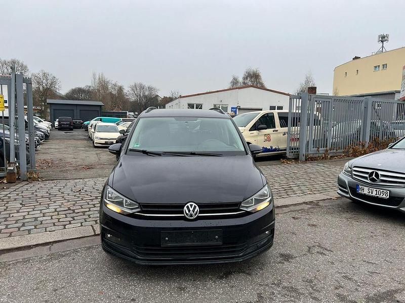 Gebraucht VW Touran 116 PS (85 kW) 2019 Schwarz Van / Kleinbus