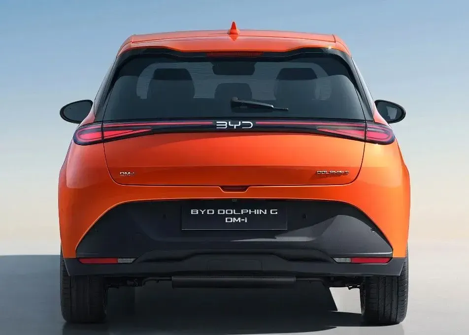 Neu BYD Dolphin Boost 155 kW (212 PS) 2026 Orange Kleinwagen