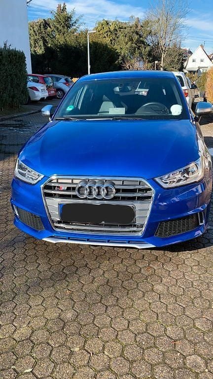 Blau Gebraucht 2015 Audi S1 Sportback Sport Kleinwagen | 19.900 € (Guter Preis) - Bild 1/4