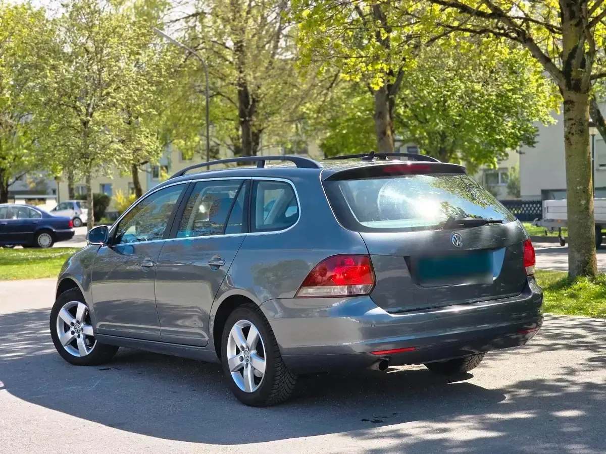 Gebraucht VW Golf VI 105 PS (77 kW) 2010 Grau Kleinwagen