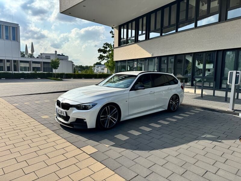 Weiß Gebraucht 2019 BMW 340 M Sport Kombi | 28.600 € (Teuer) - Bild 1/4
