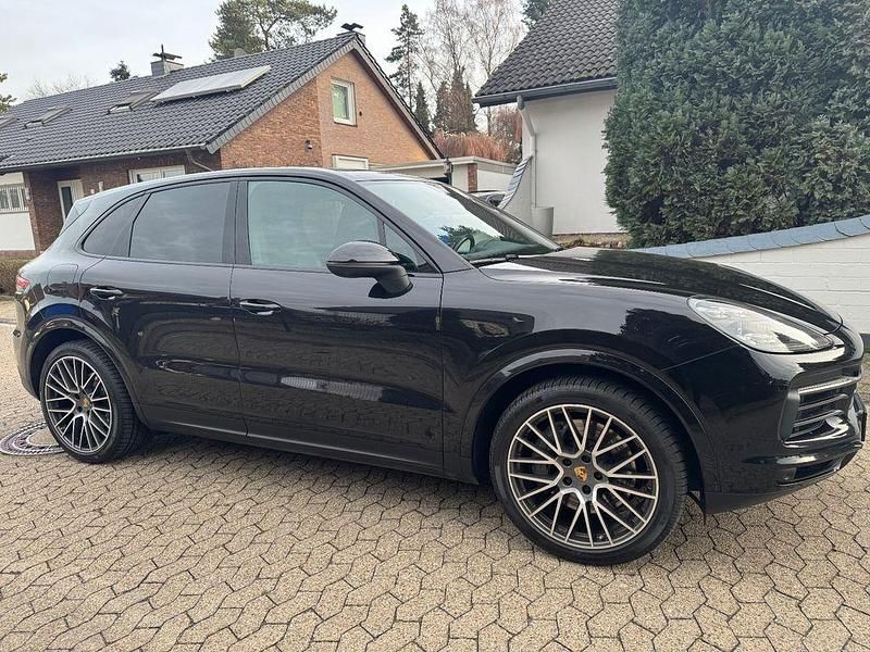 Gebraucht Porsche Cayenne S 441 PS (324 kW) 2020 Tiefschwarzmetallic SUV