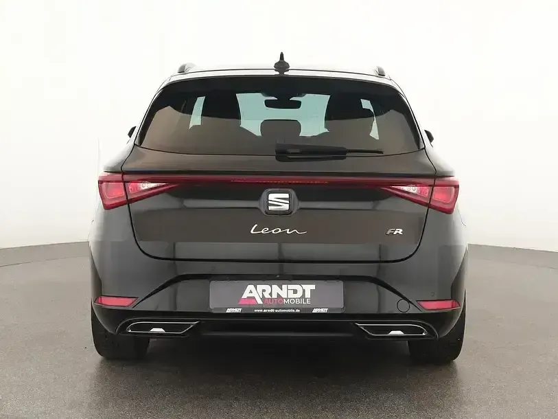 Gebraucht Seat Leon FR 150 PS (110 kW) 2024 Midnight schwarz Limousine
