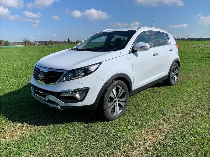 Weiß Gebraucht 2011 Kia Sportage Spirit SUV | 9.900 € (Fairer Preis) - Bild 1/4