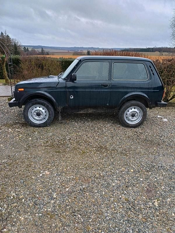 Gebraucht Lada niva 83 PS (61 kW) 2016 Grün SUV