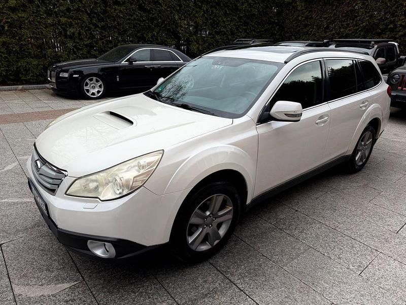 Gebraucht Subaru Outback 150 PS (110 kW) 2010 Weiß Kombi