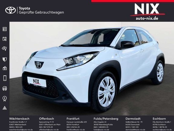 Schneeweiß Gebraucht 2022 Toyota Aygo X-play Kleinwagen | 13.869 € (Fairer Preis) - Bild 1/4