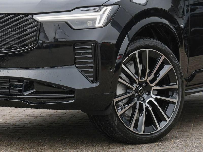 Neu Volvo XC90 Plus 310 PS (228 kW) 2026 Schwarz SUV