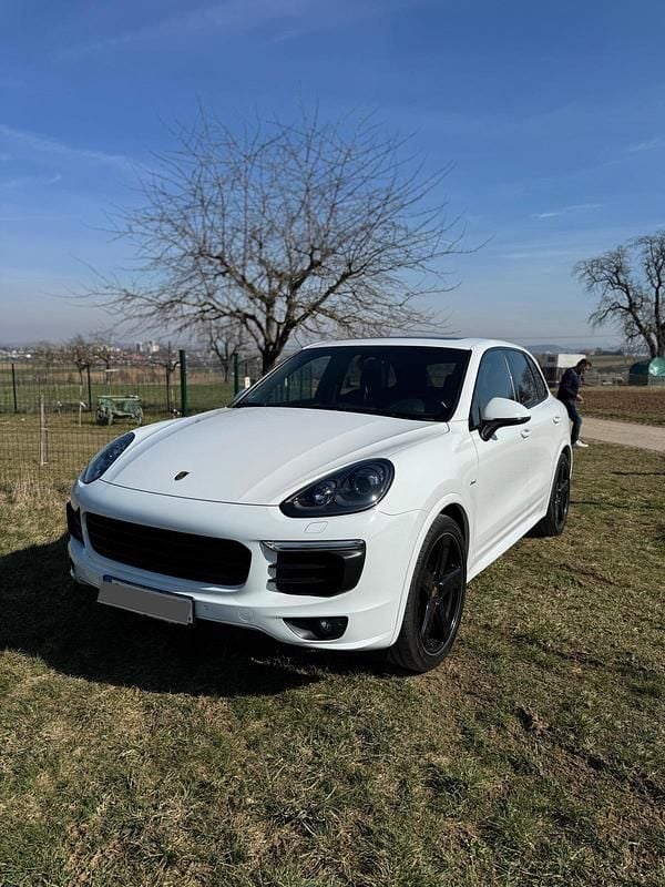 Weiß Gebraucht 2016 Porsche Cayenne Platinum Edition SUV | 29.999 € (Guter Preis) - Bild 1/4