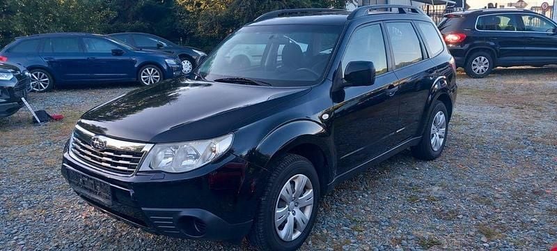 Schwarz Gebraucht 2010 Subaru Forester Active SUV | 5.900 € (Superpreis) - Bild 1/4