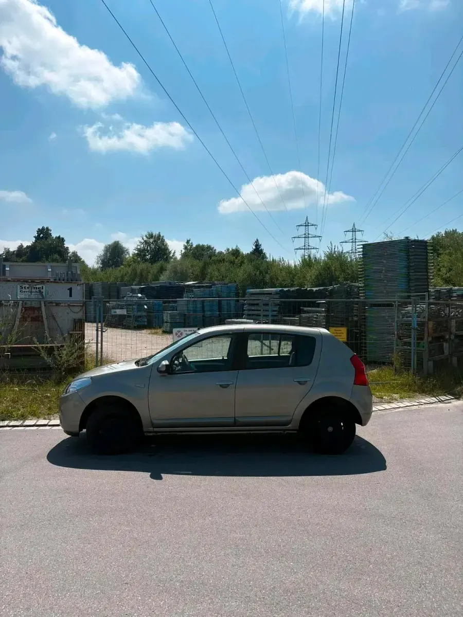 Gebraucht Dacia Sandero 75 PS (55 kW) 2011 Kleinwagen