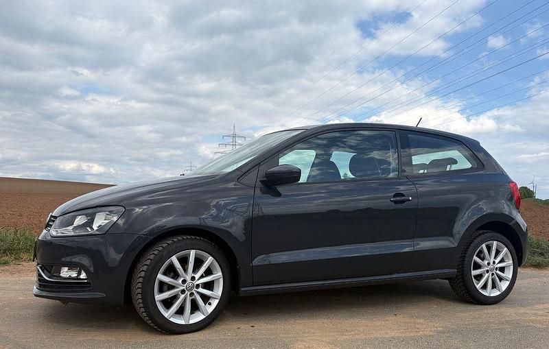 Usado VW Polo 90 HP (66 kW) 2017 Cinzento Citadino