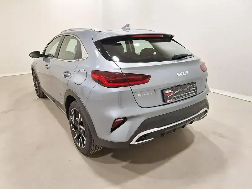 Używany Kia XCeed Vision 140 KM (102 kW) 2025 Srebrny SUV