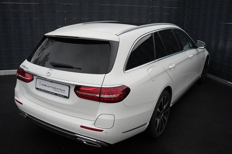 Gebraucht Mercedes E300 Exclusive 306 PS (225 kW) 2021 Weiß Limousine