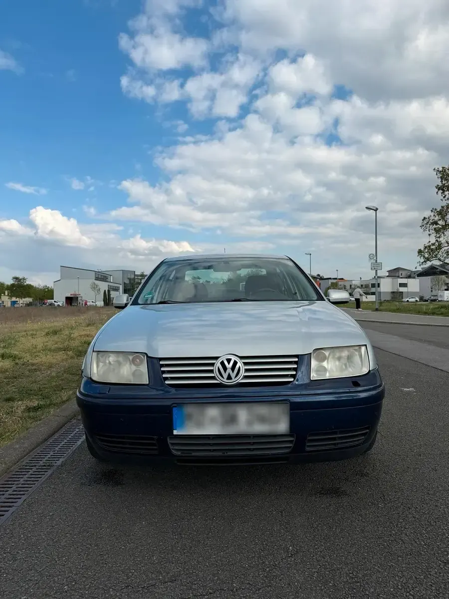 Gebraucht VW Bora Highline 101 PS (74 kW) 1998 Grau Limousine