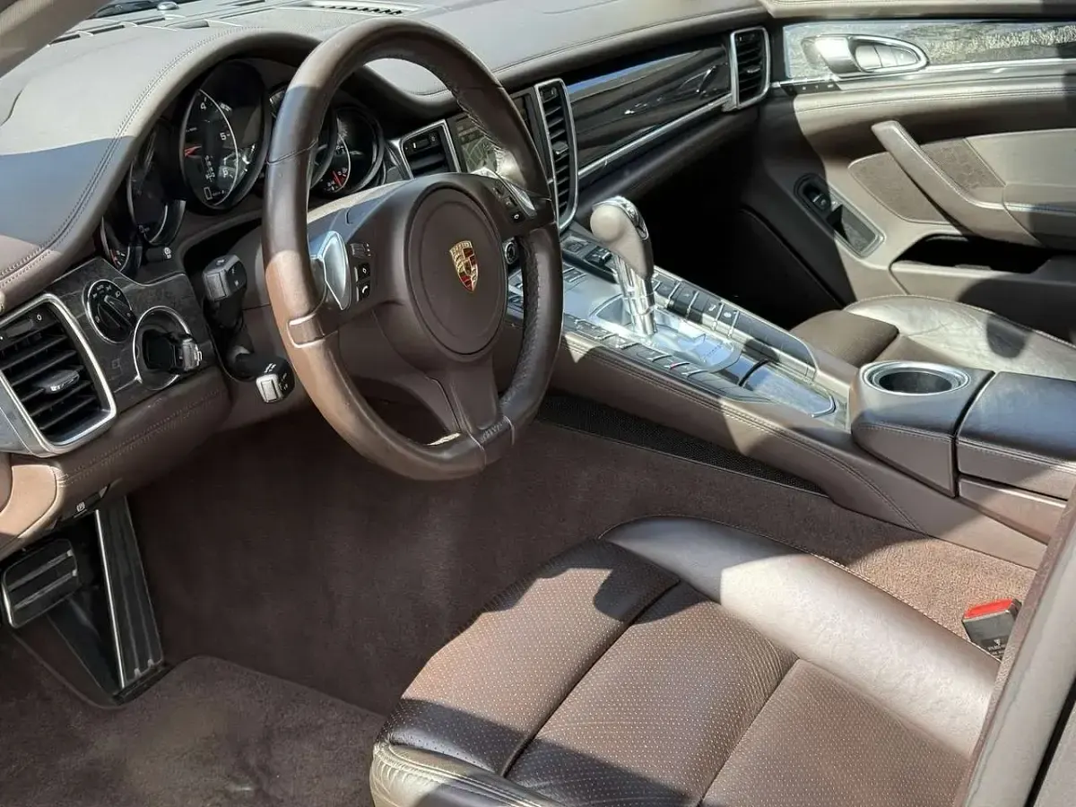Gebraucht Porsche Panamera Diesel 250 PS (183 kW) 2013 Achatgraumetallic Kleinwagen