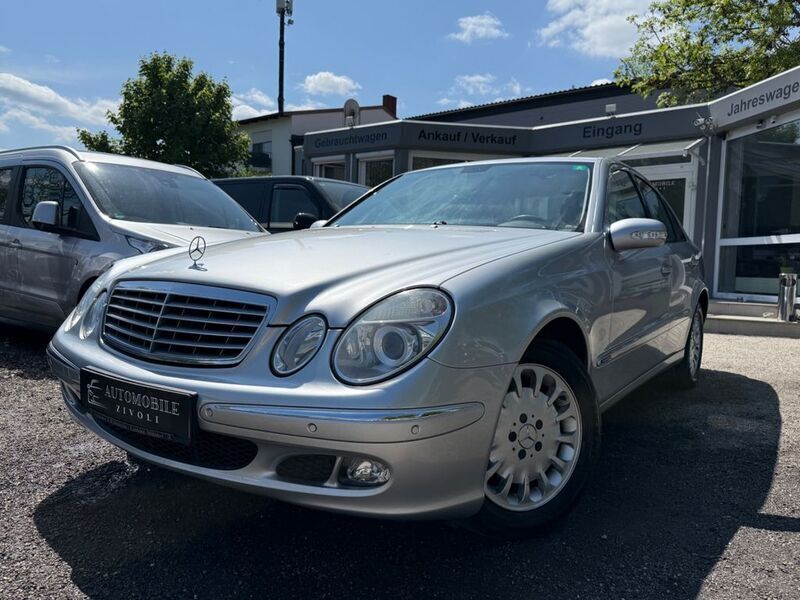 Silber Gebraucht 2004 Mercedes E240 Limousine | 7.999 € (Teuer) - Bild 1/2