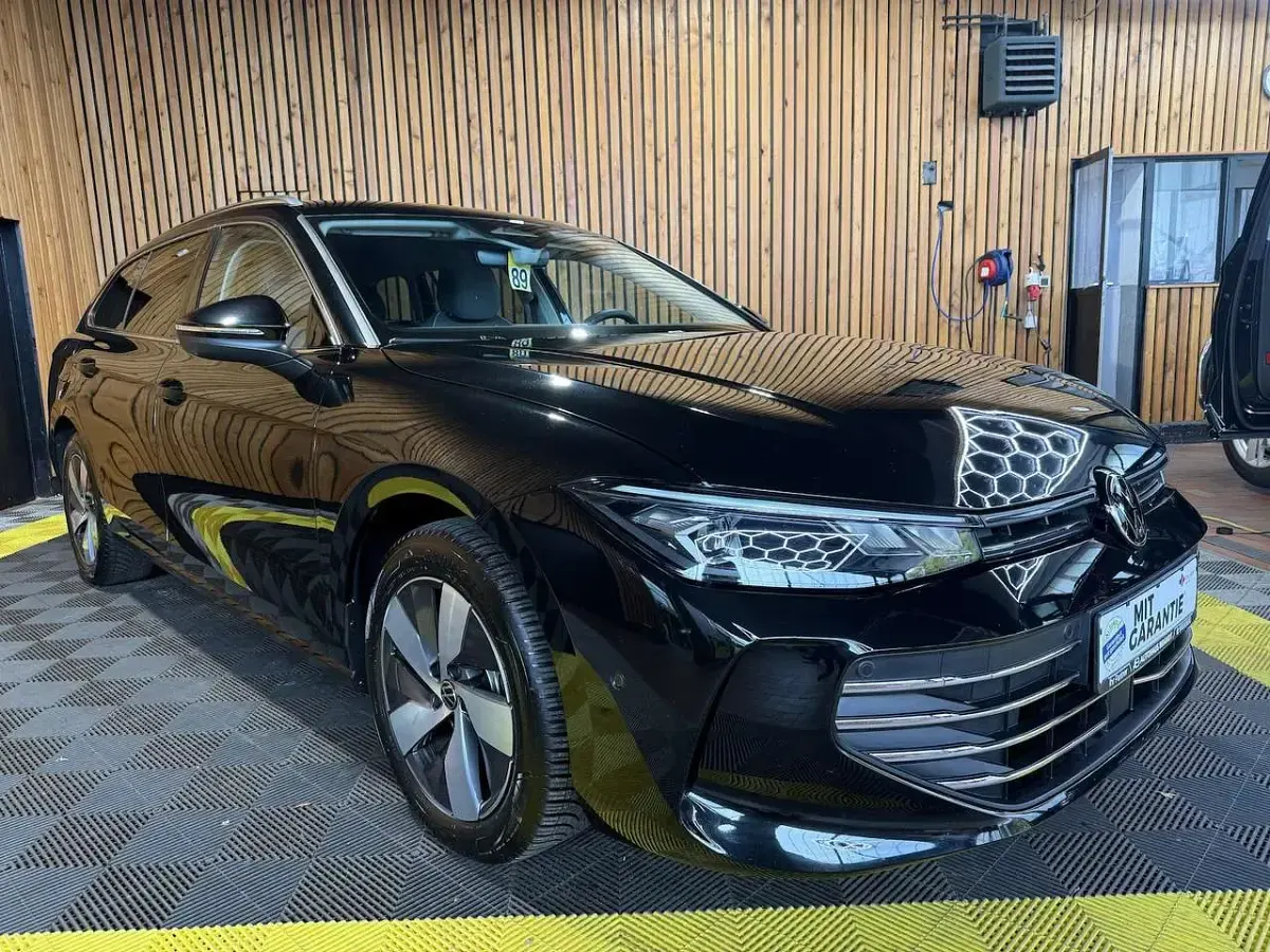 Gebraucht VW Passat 150 PS (110 kW) 2025 Schwarz Kombi