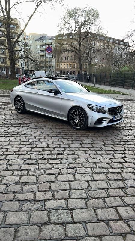 Gebraucht Mercedes C300 252 PS (185 kW) 2020 Silber Coupé