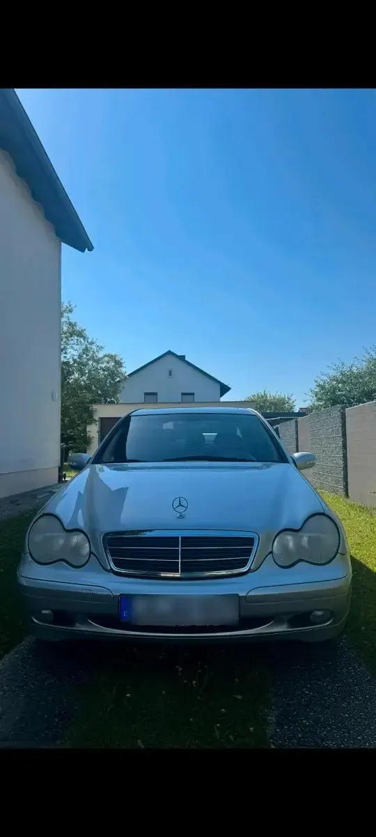 Gebraucht Mercedes C180 129 PS (94 kW) 2001 Silber Limousine