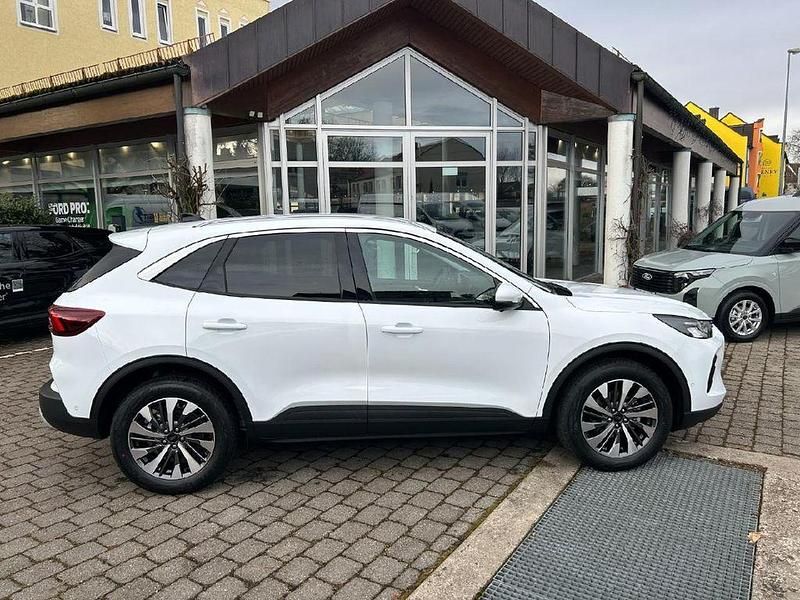 Nowe Ford Kuga Titanium 151 KM (111 kW) 2025 Biały SUV