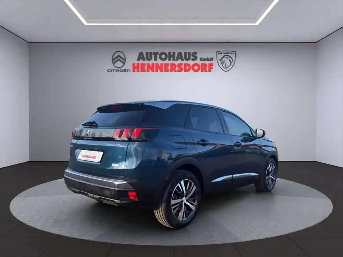 Gebraucht Peugeot 3008 Allure 131 PS (96 kW) 2023 Blau SUV
