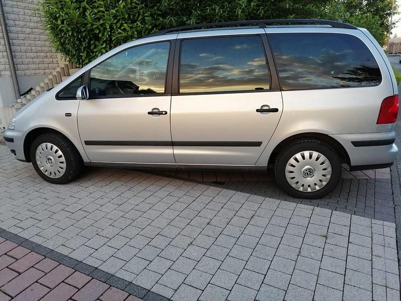 Silber Gebraucht 2005 VW Sharan Van / Kleinbus | 6.300 € (Teuer) - Bild 1/4