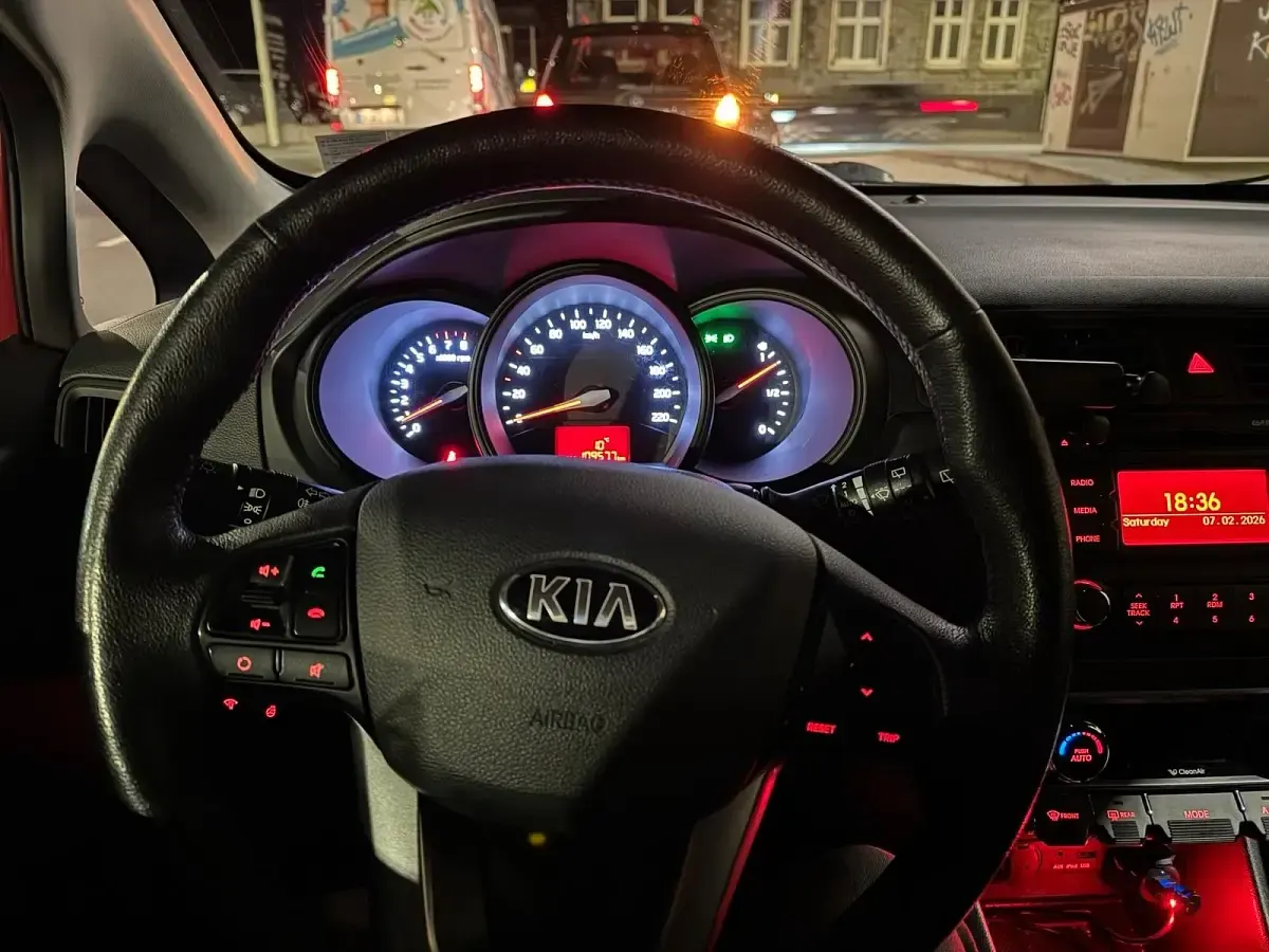 Usata Kia Rio 86 CV (63 kW) 2013 Rosso Utilitaria