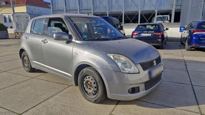 Grau Gebraucht 2007 Suzuki Swift Limousine | 2.300 € (Guter Preis) - Bild 1/4