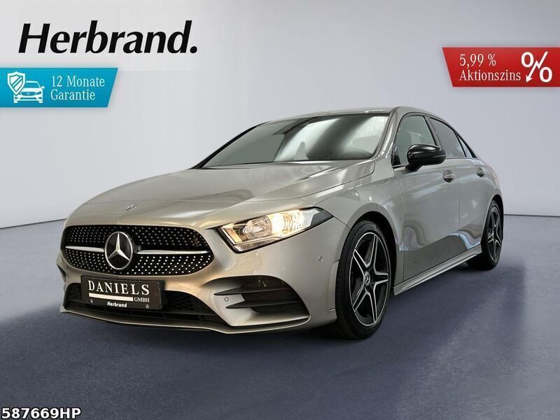 Mojavesilber Gebraucht 2019 Mercedes A180 AMG line Limousine | 19.980 € (Fairer Preis) - Bild 1/4