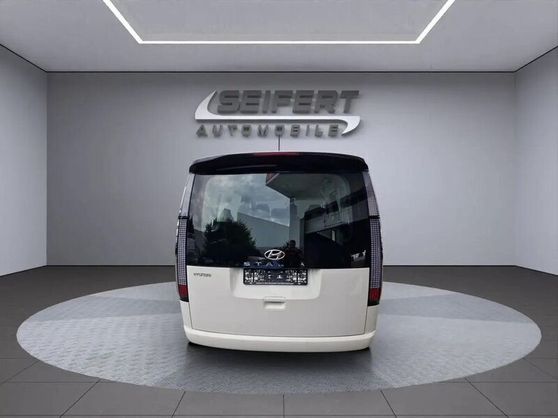 Gebraucht Hyundai Staria Trend 224 PS (164 kW) 2024 Creamy white Van / Kleinbus