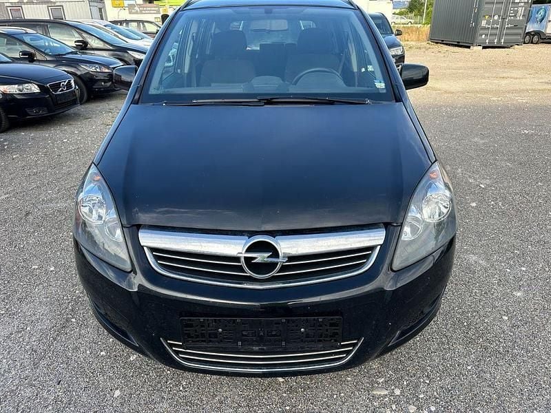 Schwarz Gebraucht 2012 Opel Zafira Family Van / Kleinbus | 2.700 € (Guter Preis) - Bild 1/4