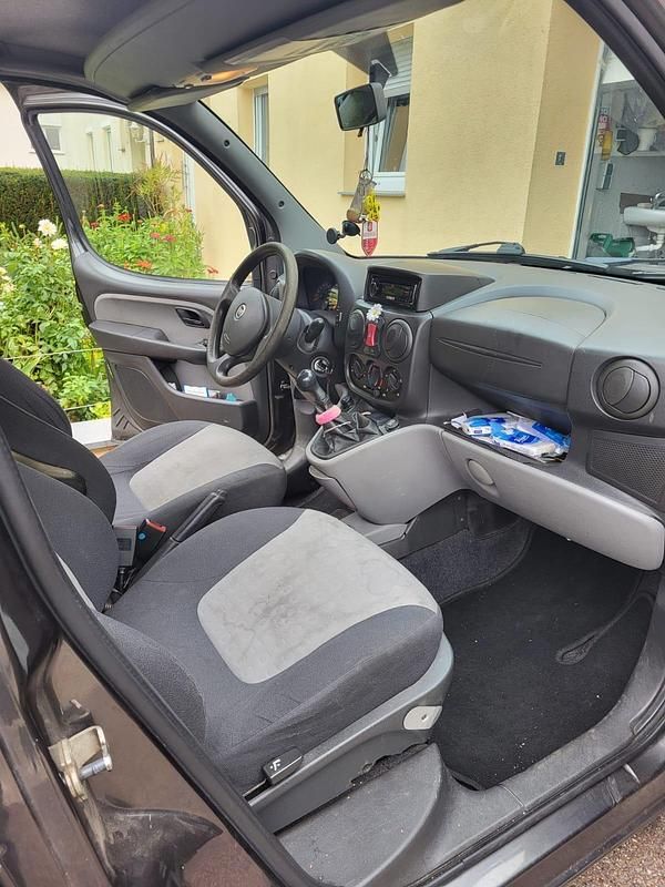 Gebraucht Fiat Doblò Dynamic 85 PS (62 kW) 2007 Grau Van / Kleinbus