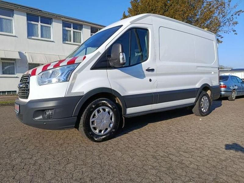 Gebraucht Ford Transit Trend 131 PS (96 kW) 2019 Frostweiß Van