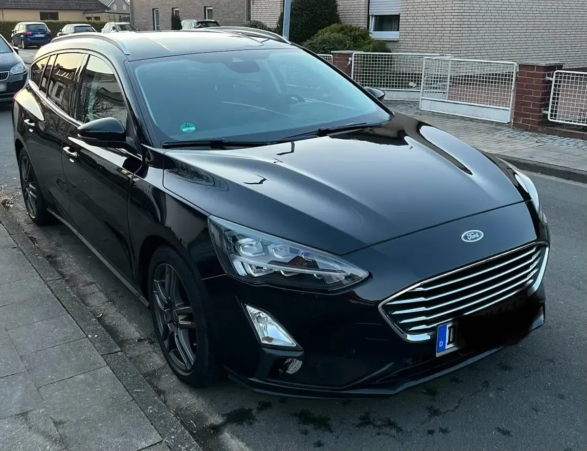 Gebraucht Ford Focus Titanium 150 PS (110 kW) 2020 Schwarz Kombi