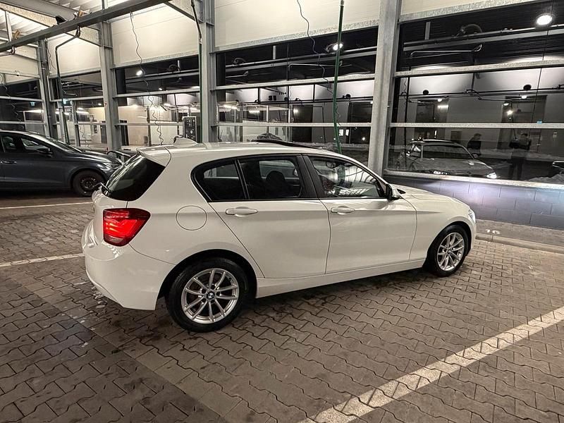 Gebraucht BMW 118 170 PS (125 kW) 2013 Weiß Kleinwagen