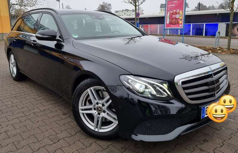 Schwarz Gebraucht 2019 Mercedes E300 Kombi | 24.999 € (Superpreis) - Bild 1/4