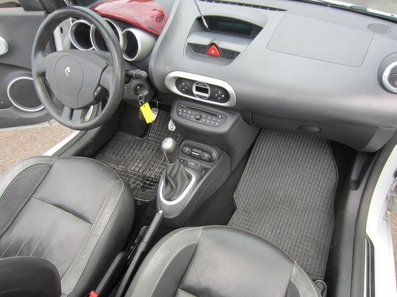 Gebraucht Renault Wind Dynamique 101 PS (74 kW) 2010 Weiß Cabrio