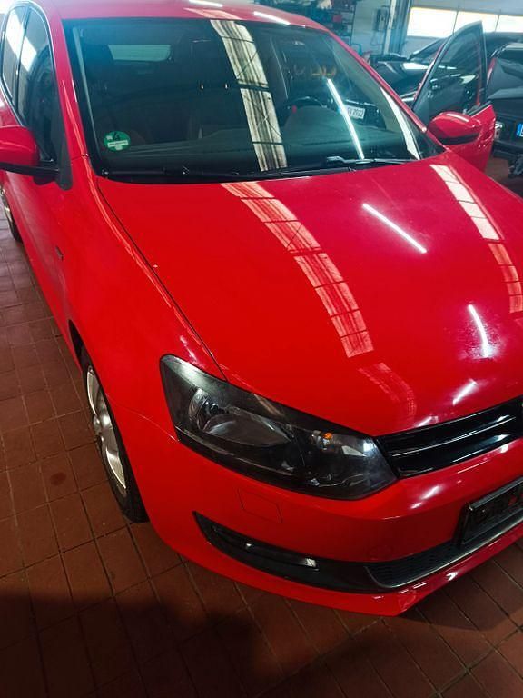 Gebraucht VW Polo Life 90 PS (66 kW) 2013 Rot Kleinwagen