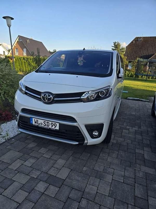 Weiß Gebraucht 2018 Toyota Proace Executive Van | 27.000 € (Fairer Preis) - Bild 1/4