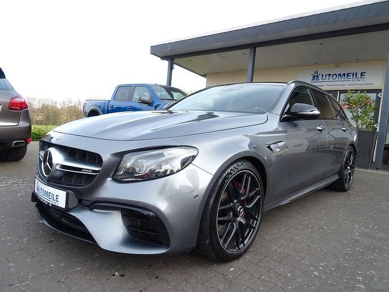 Grau Gebraucht 2018 Mercedes E63S AMG AMG Limousine | 49.990 € (Fairer Preis) - Bild 1/4