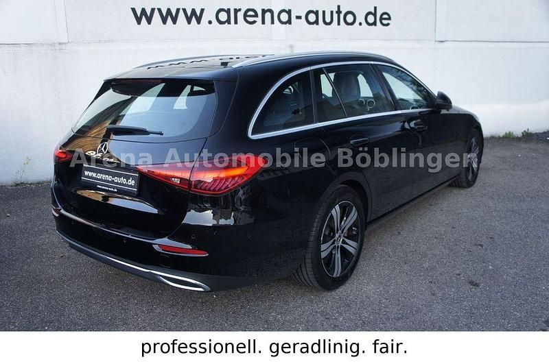 Gebraucht Mercedes C200 Avantgarde 163 PS (119 kW) 2023 Schwarz Limousine