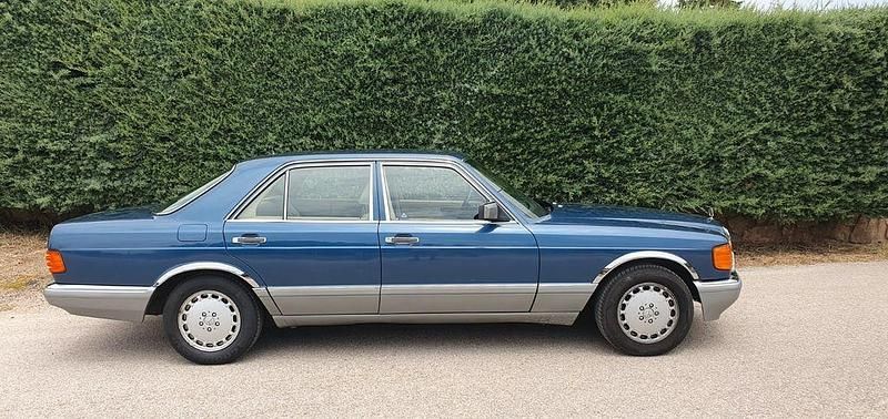 Blau Gebraucht 1988 Mercedes 300 SE Limousine | 10.800 € - Bild 1/4