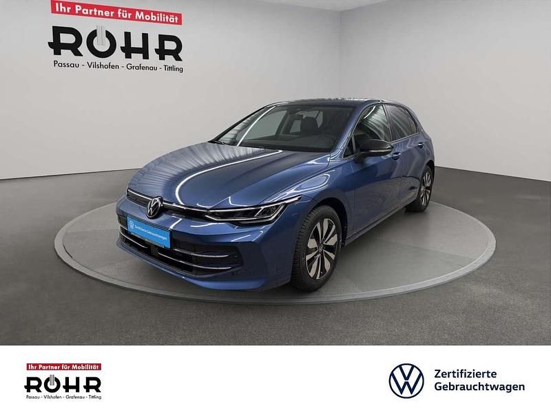 Anemonenblau metallic Gebraucht 2024 VW Golf VIII Life Limousine | 23.860 € (Guter Preis) - Bild 1/4