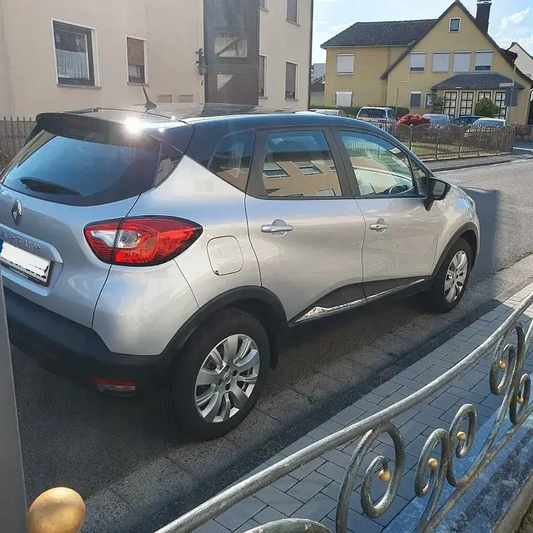Gebraucht Renault Captur Experience 90 PS (66 kW) 2016 Silber SUV
