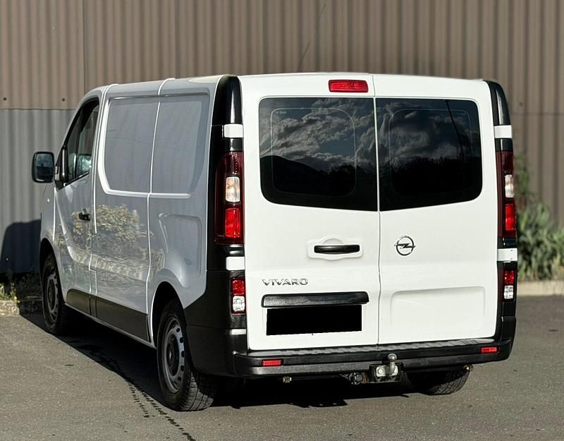 Gebraucht Opel Vivaro 125 PS (91 kW) 2018 Weiß Van / Kleinbus