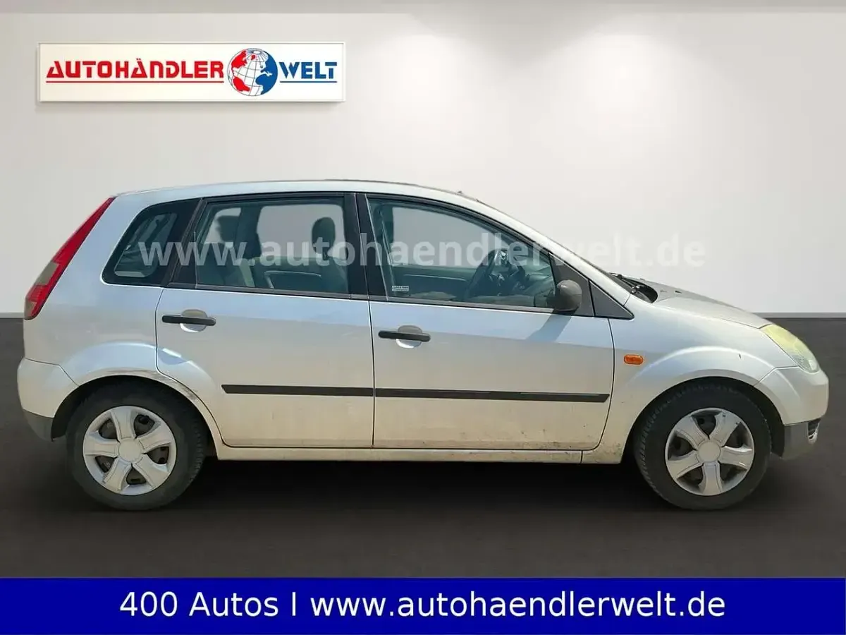 Gebraucht Ford Fiesta 80 PS (58 kW) 2002 Silber Kleinwagen