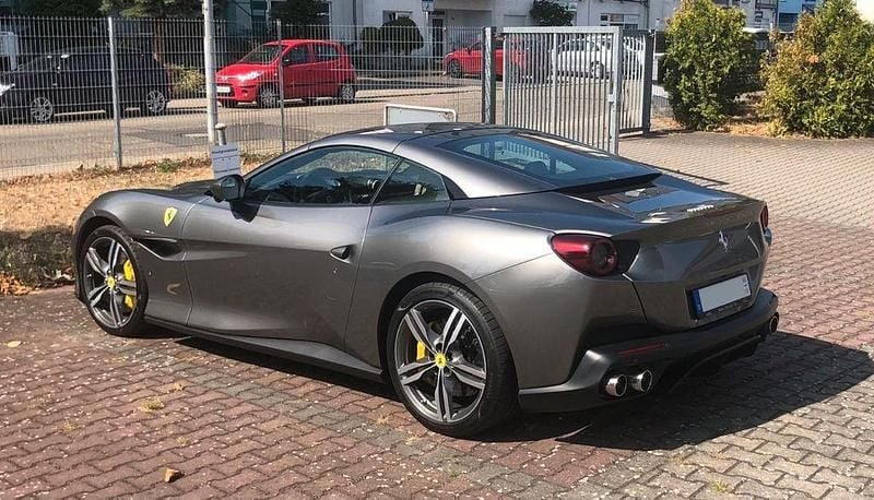 Grau Gebraucht 2020 Ferrari Portofino Cabrio | 204.900 € (Superpreis) - Bild 1/4