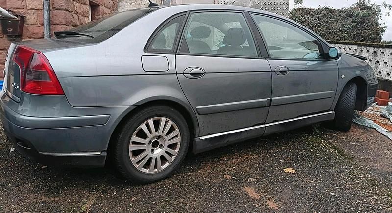 Grau Gebraucht 2005 Citroën C5 Limousine | 850 € - Bild 1/4